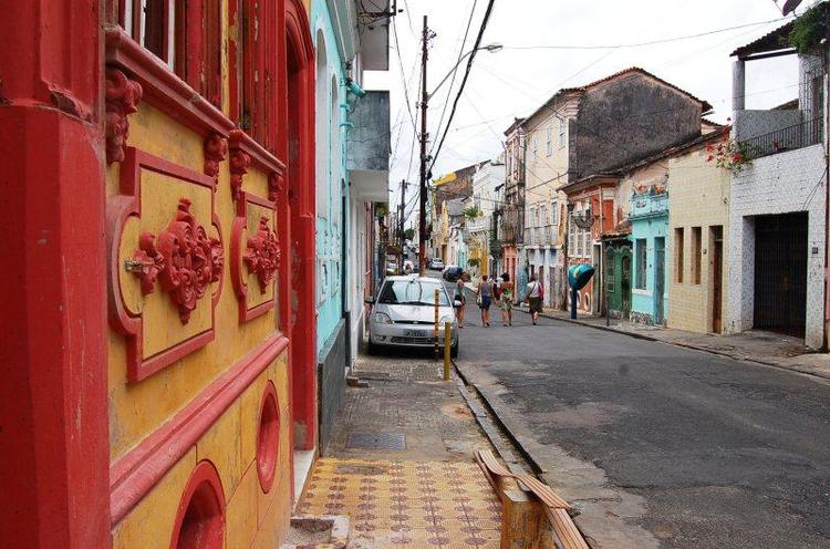 Po wpisaniu Pelourinho na listę UNESCO rozpoczął się proces renowacji kolorowych domków i kościołów.
