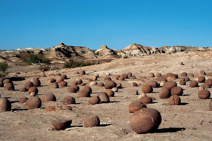 Nieznanego pochodzenia kamienne kule leżą w Dolinie Księżycowej od około 200 milionów lat