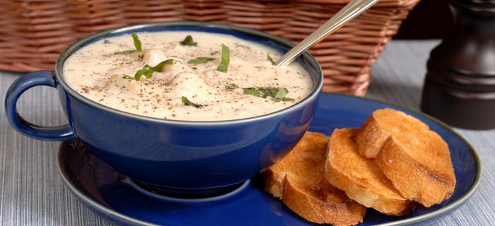 Nowoangielska zupa-krem z małży