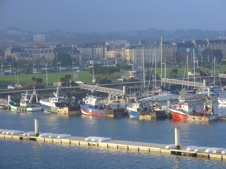 Port w Cherbourgu. Normandia