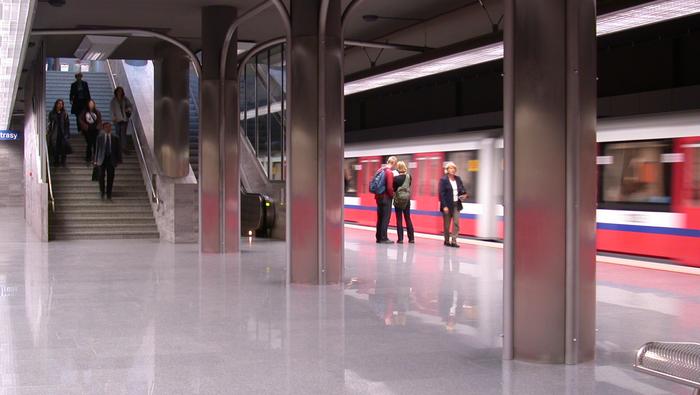 Stacja Ratusz-Arsenał. Warszawa jako jedyna w Polsce może pochwalić się linią metra