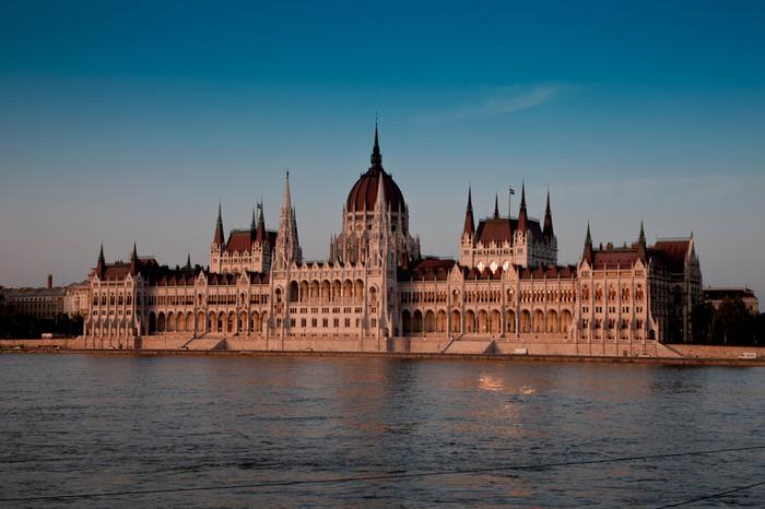 Dunaj, Parlament i Bazylika św. Stefana