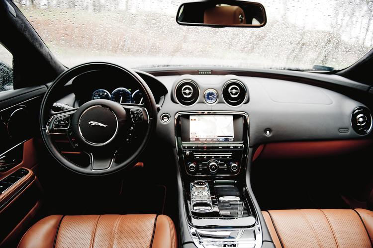 Wnętrze Jaguara XJ