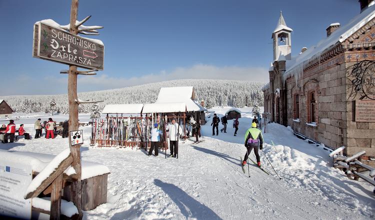 Z Jakuszyc do Schroniska Orle prowadzi łatwa 5-kilometrowa trasa dla nart biegowych