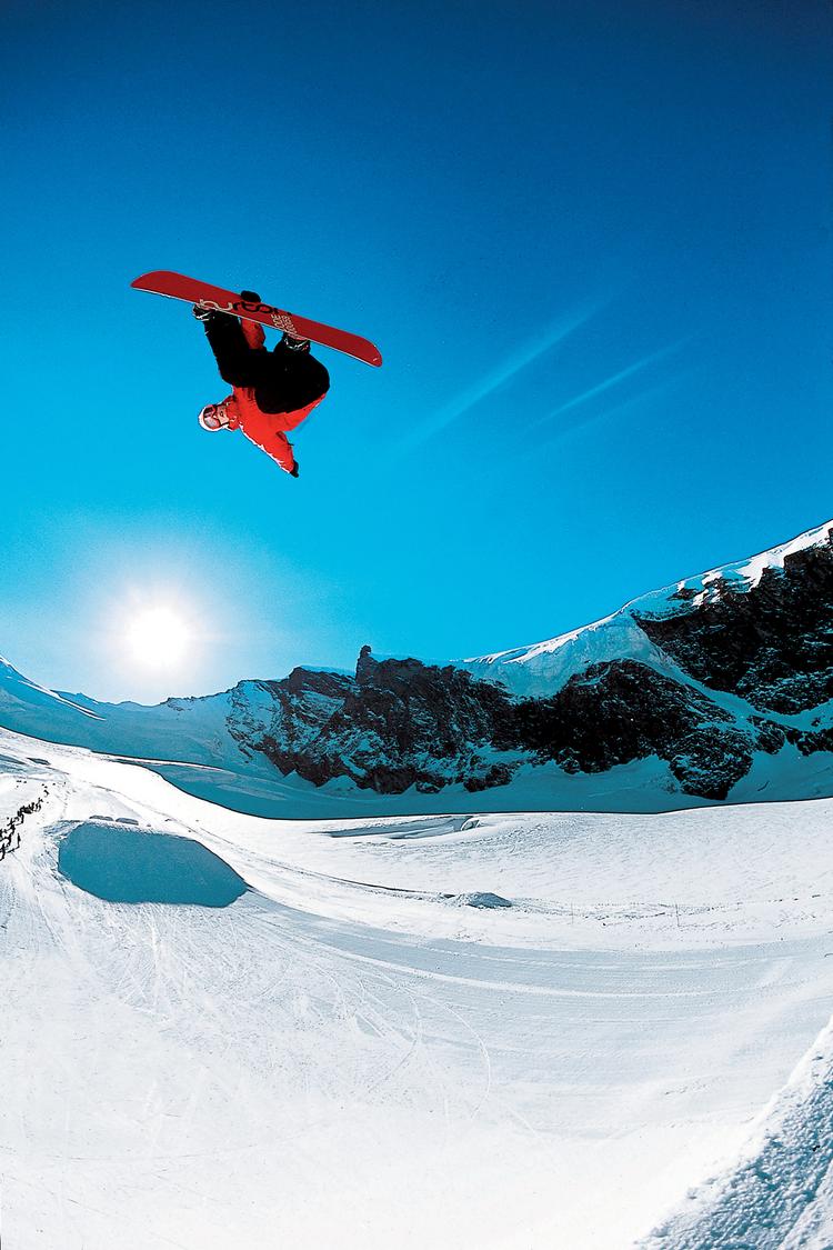 Gwarancja śniegu i słońce przyciągają do regionu Wallis sportowców i narciarskie zespoły nawet latem