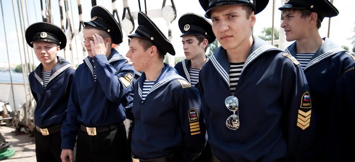 Rosyjscy marynarze z największego żaglowca świata Siedow, który przypłynął do Szczecina z okazji Dni Morza 2011