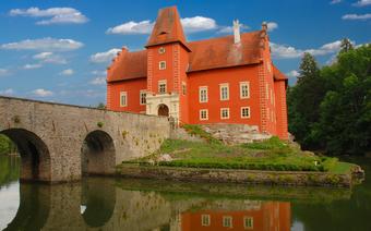 Zamki w Czechach: Czerwona Lhota