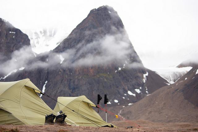 Buty trekkingowe, namiot - sprzęt górski