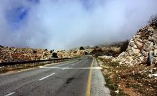 Zaminowane wzgórza, wojskowe beczkowozy i wystrzały zza granicy, czyli autostopem po Izraelu