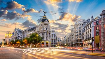 City break w Madrycie. Zabytki, kuchnia i styl życia. Wczuj się w rytm miasta!