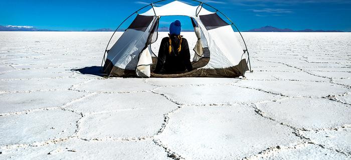 Rozbicie namiotu na Salar de Uyuni nie jest łatwe