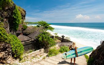 Surferka na Bali