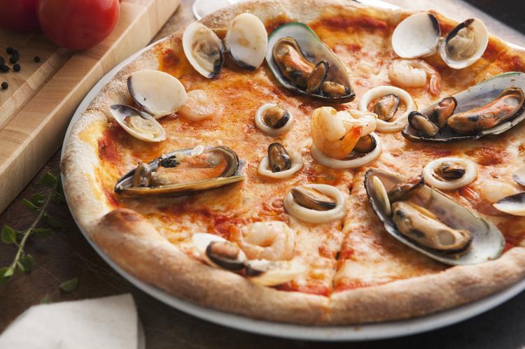 9. Pizza frutti di mare
