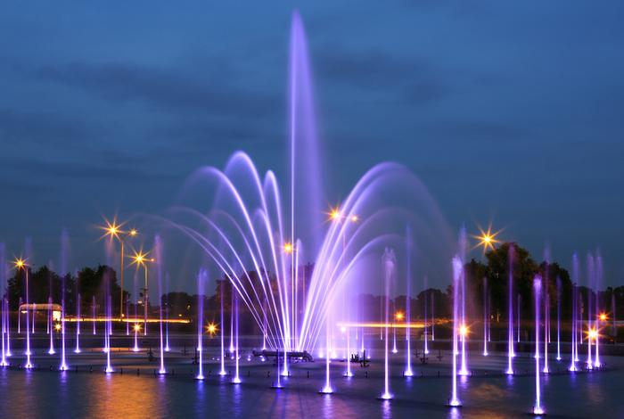 Multimedialny Park Fontann to jedna z największych wiosennych atrakcji Warszawy