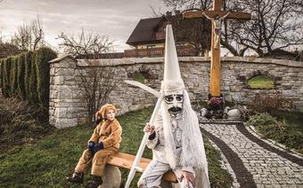 Beskid Żywiecki, przebierańcy we wsi Laliki