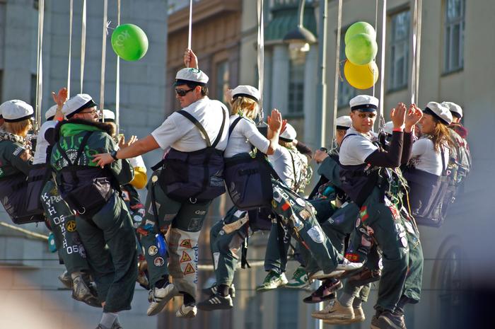 Finlandia, zabawa podczas święta Vappu w Hhelsinkach