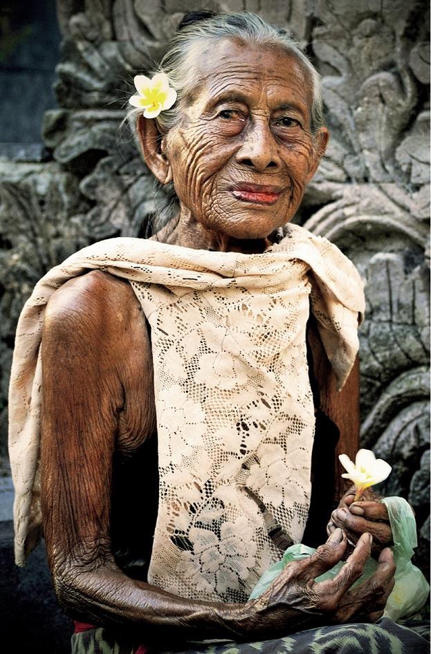 Ponad 90-letnia Mangku Sukrasih