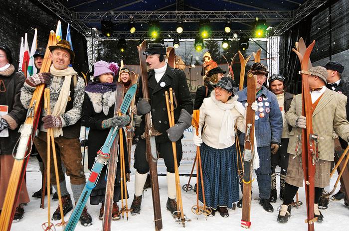 Uczestnicy Ski Retro Festiwal