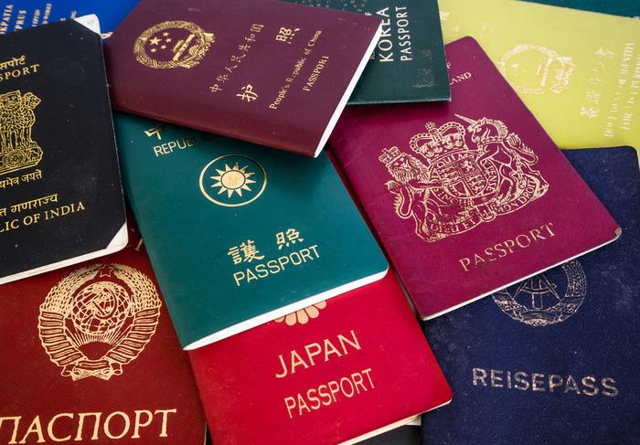 Paszporty z różnych państw świata