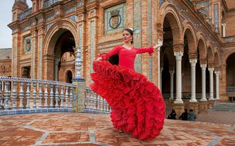 Tancerka flamenco na Plaza de Espana w Sewilli