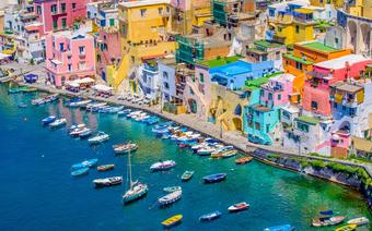 Procida to jedna z bardziej kolorowych wysp włoskich