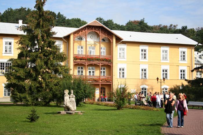 Sanatorium Książę Józef znajduje się w samym sercu Parku Zdrojowego