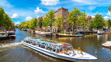 Amsterdam chce być jeszcze bardziej ekologiczny. Władze miasta pozwalają sikać na ulicach!