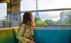 Turystka w Paryżu