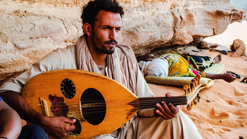 Pustynny blues. W Algierii odkrywamy, co gra w duszy Tuaregom 