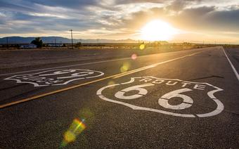 W powieści „Grona Gniewu” John Steinbeck nazwał Route 66 Drogą Matką