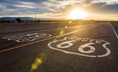 W powieści „Grona Gniewu” John Steinbeck nazwał Route 66 Drogą Matką