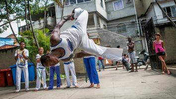 Taniec czy walka? Skąd pochodzi capoeira