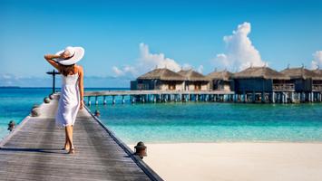 Celia Jaunat na Malediwach. To 6-gwiazdkowy hotel na prywatnej wyspie! Ile kosztuje taki luksus? [ZDJĘCIA]