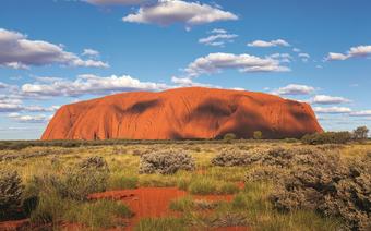 Uluru to ważne miejsce dla rdzennych mieszkańców. Od października 2019r. wspinaczka na górę jest zakazana