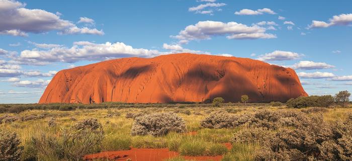 Uluru to ważne miejsce dla rdzennych mieszkańców. Od października 2019r. wspinaczka na górę jest zakazana