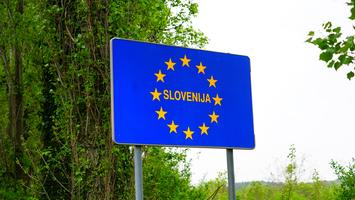 Wakacje 2021: tranzyt przez Słowenię. Sprawdź nowe zasady na granicach