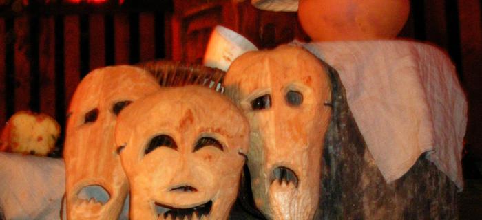 Maski karboszki związane z obrzędem Dziadów