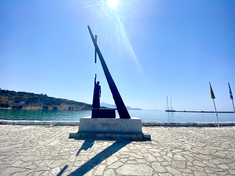 Samos. Pomnik Pitagorasa w Pitargorio